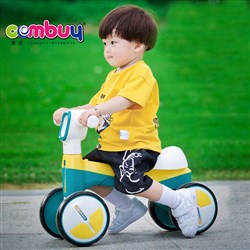 CB916096 - Four wheel balance car（with music light)
